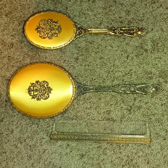 Vintage Other - Vtg Ornate Hairbrush, Comb and Mirror Set